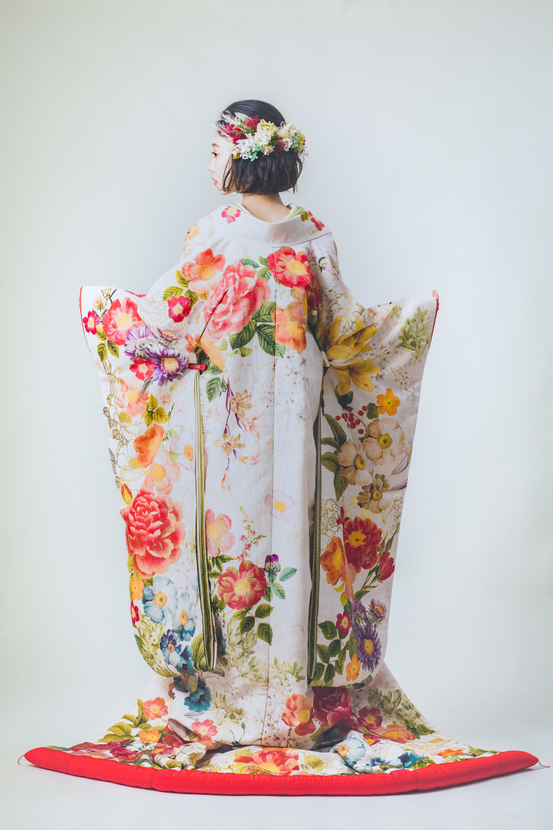 ハルウェディング_色打掛・着物が豊富