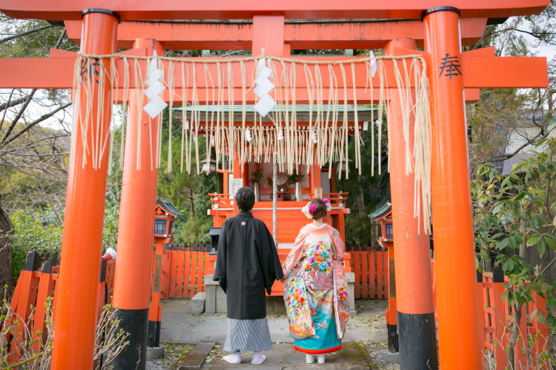 朱色の神社