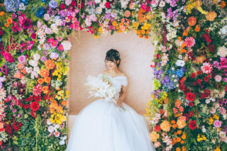 うつむきお花に包まれたようなお写真