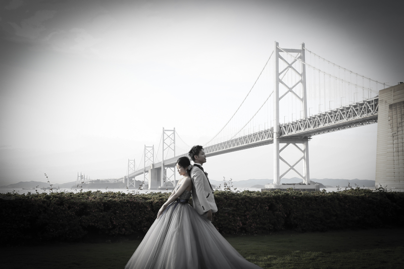 瀬戸大橋をバックに