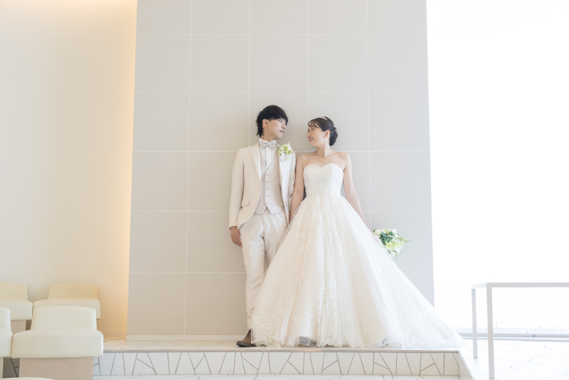 白タキシード×ウエディングドレス