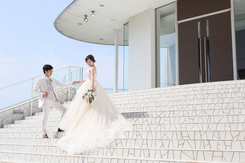 チャペルの外で