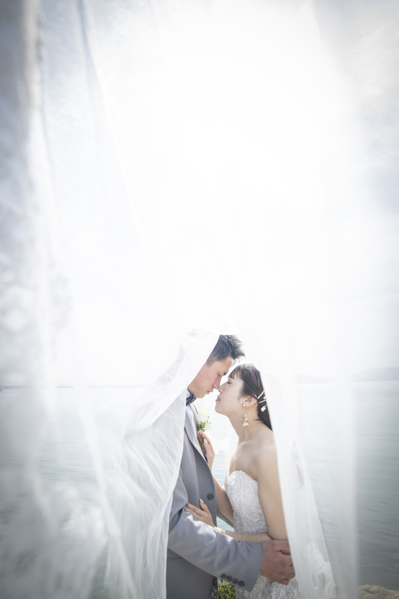 ベールに包まれて