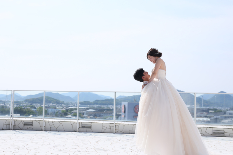 抱え上げショット