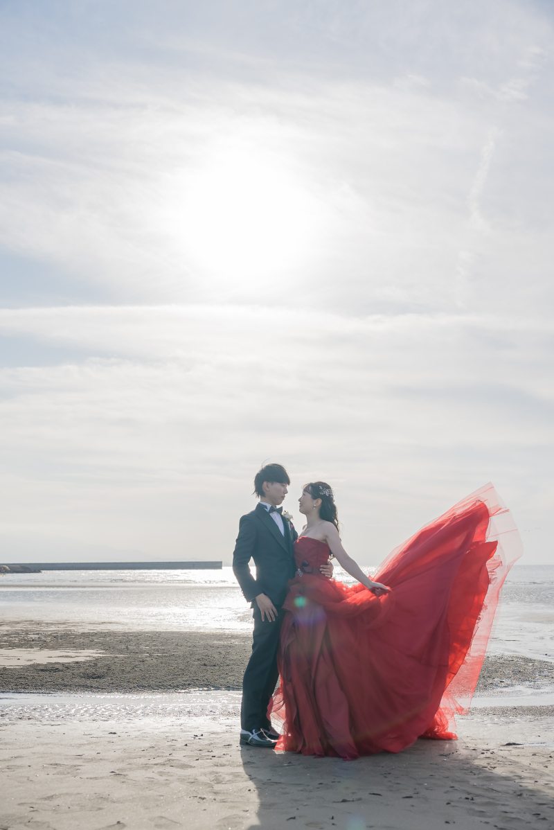 ドレスなびかせカット