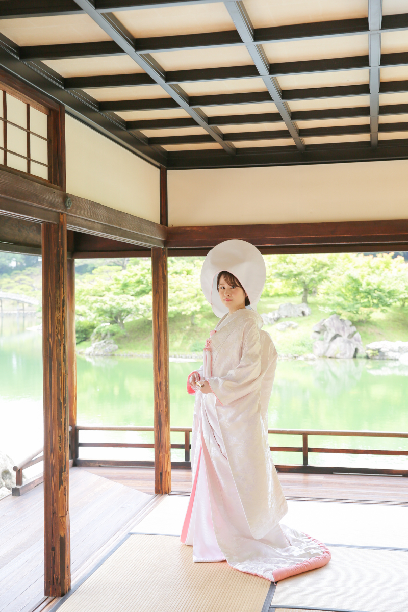 裏地がピンクの可愛い白無垢