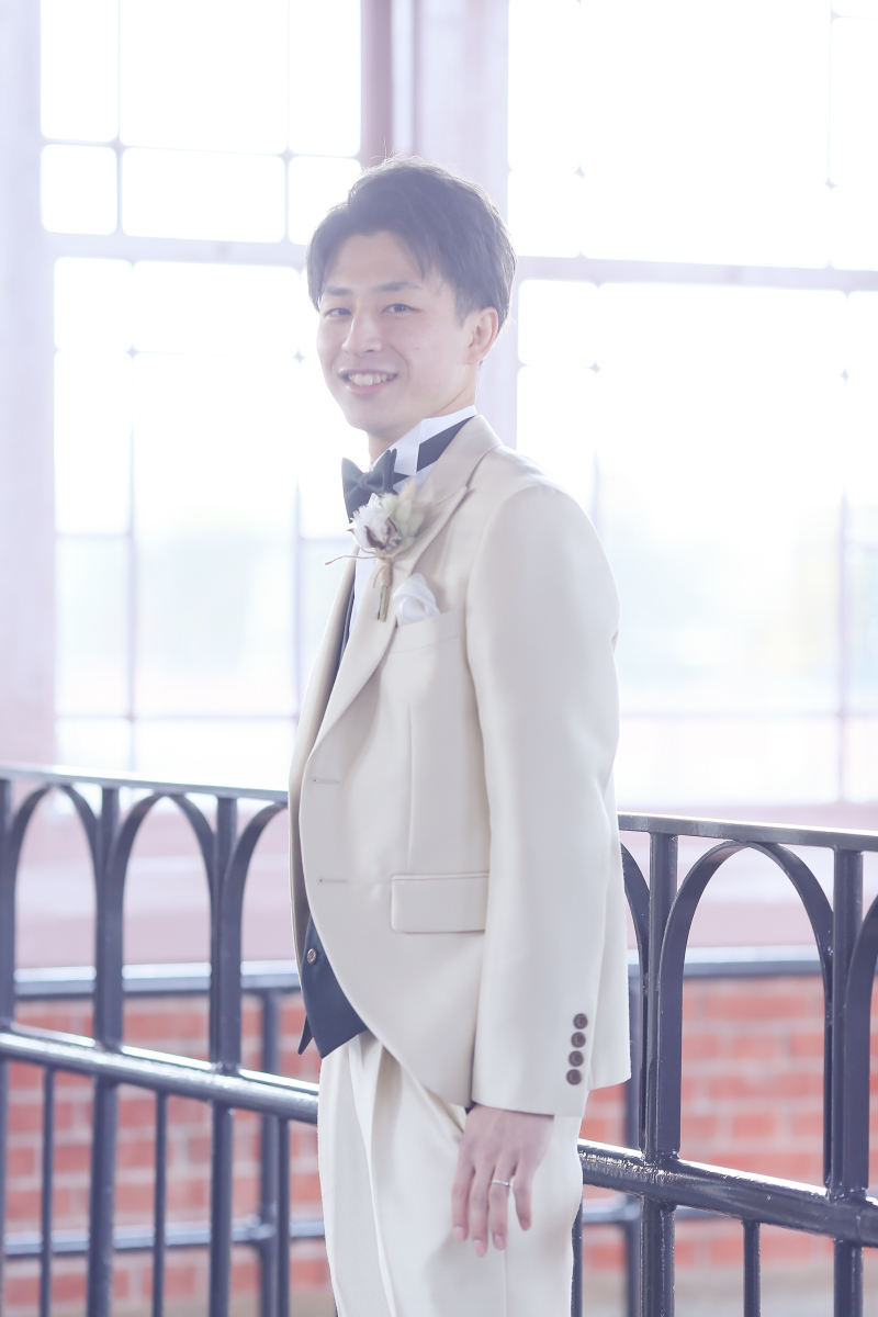 撮影場所に合うタキシード