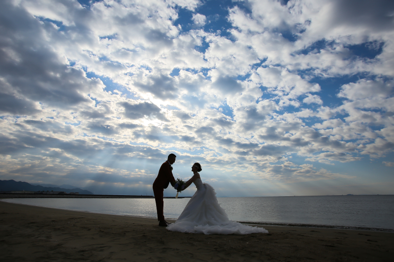 雲の切れ間から