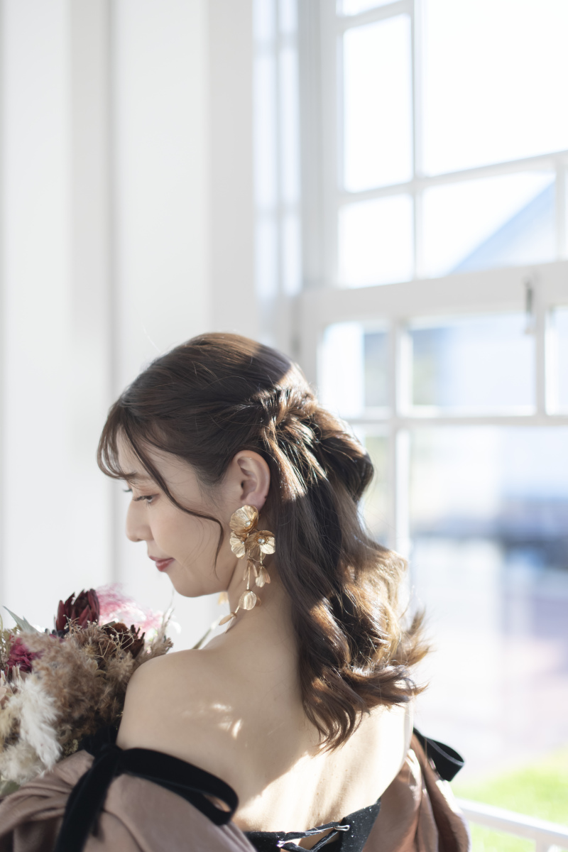 ヘアスタイルとイヤリング