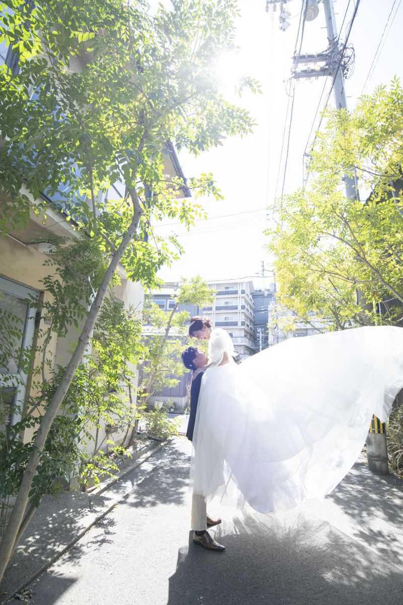 ドレスなびかせカット