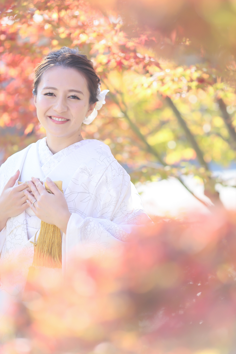 紅葉には白無垢が