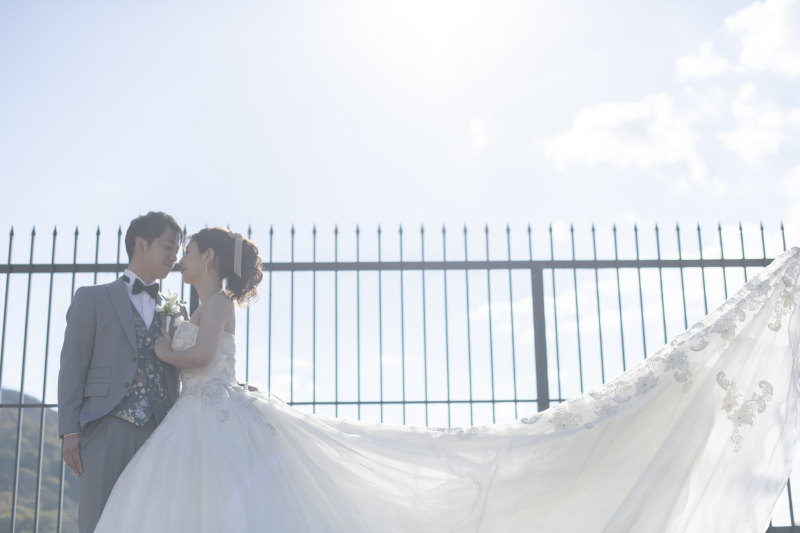 ドレスなびかせカット