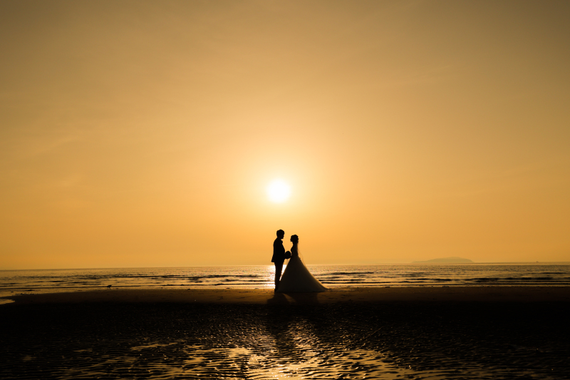 オレンジ色に染まるサンセットタイム