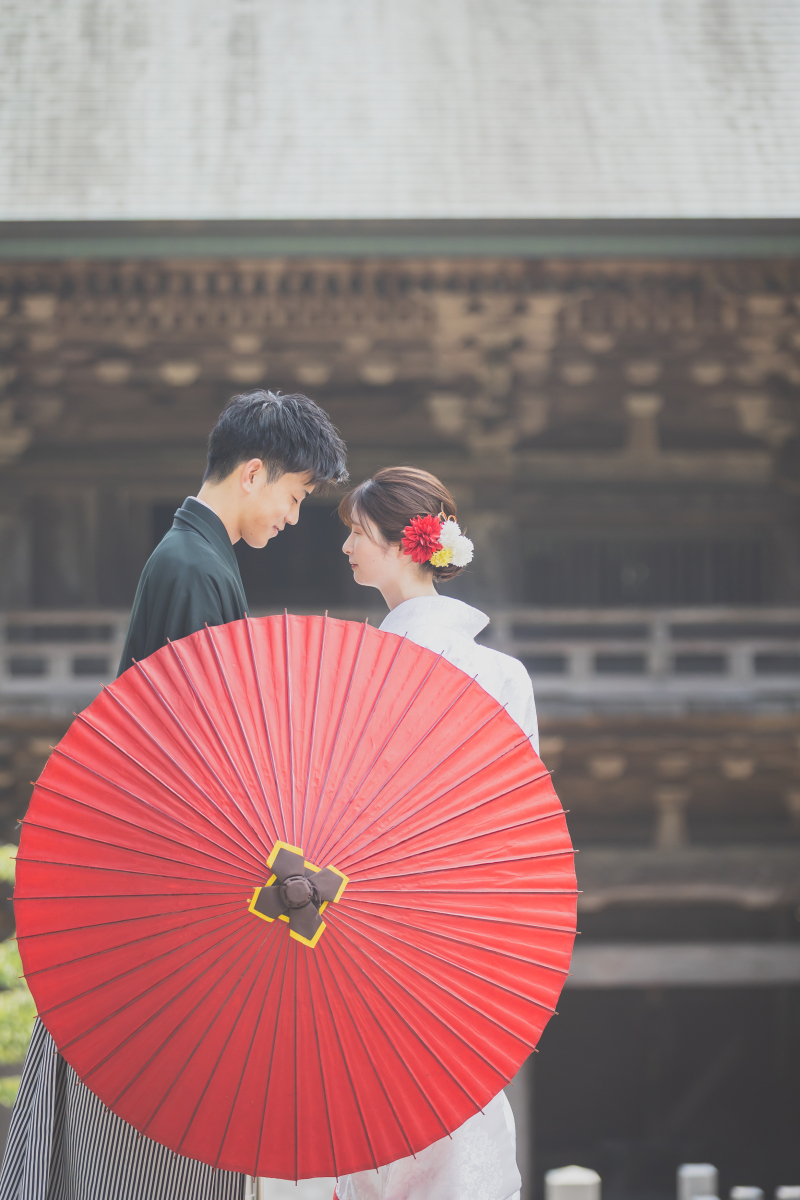 赤い番傘がポイント