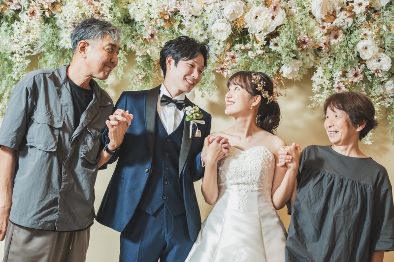 *8月:和装1着洋装1着スタジオ*親御様もご一緒に♪