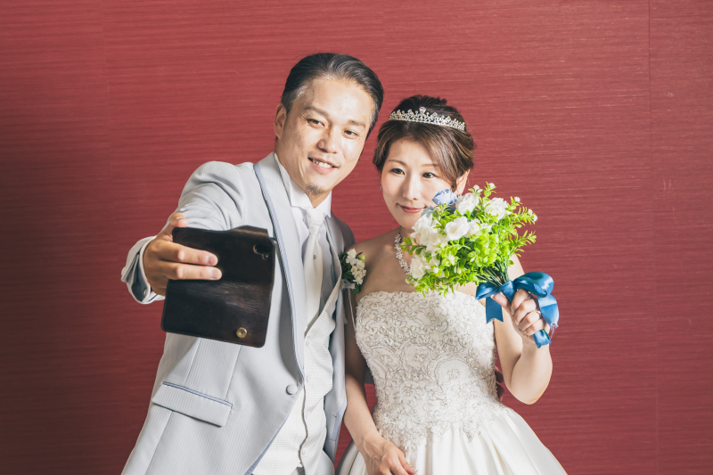 ラストカットはシンプル目背景でカジュアルな1枚を