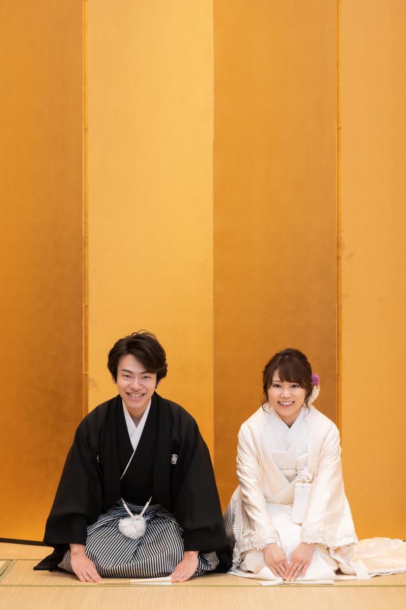 金屛風　お辞儀ポーズ