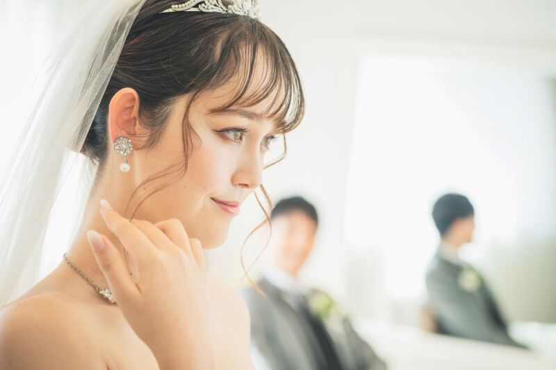 自然光豊かなブライズルームで