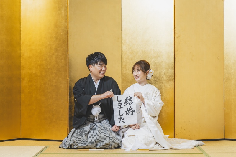 定番の金屏風前で