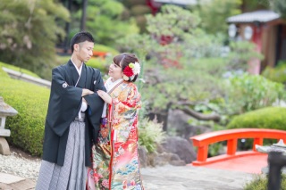 弐点プラン(白無垢・色打掛)を着て、庭園を二人占め♪