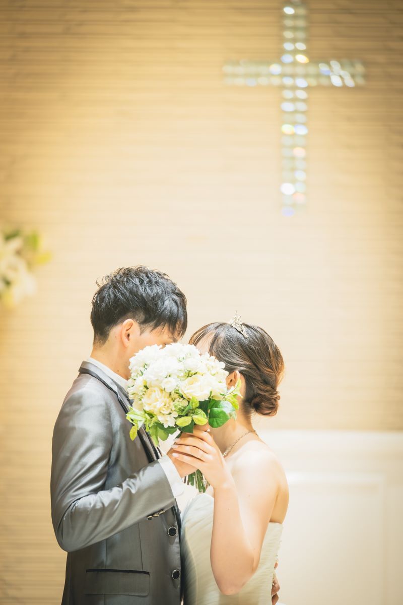 ブーケでお顔隠し♡