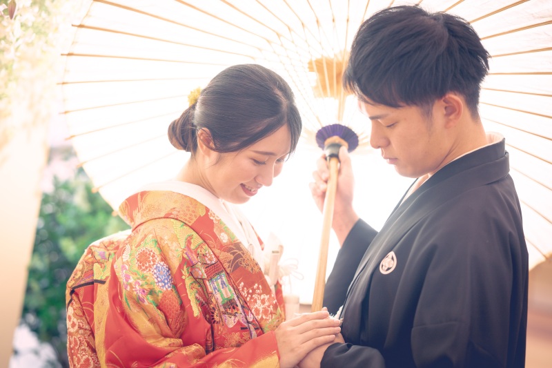 自然光とライティングで演出