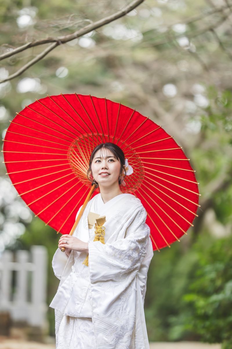 神社×白無垢×赤番傘