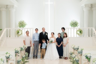 ＊8月：洋装1着チャペル＆ガーデン＊ウェディングフォトをご家族様とご一緒に♪