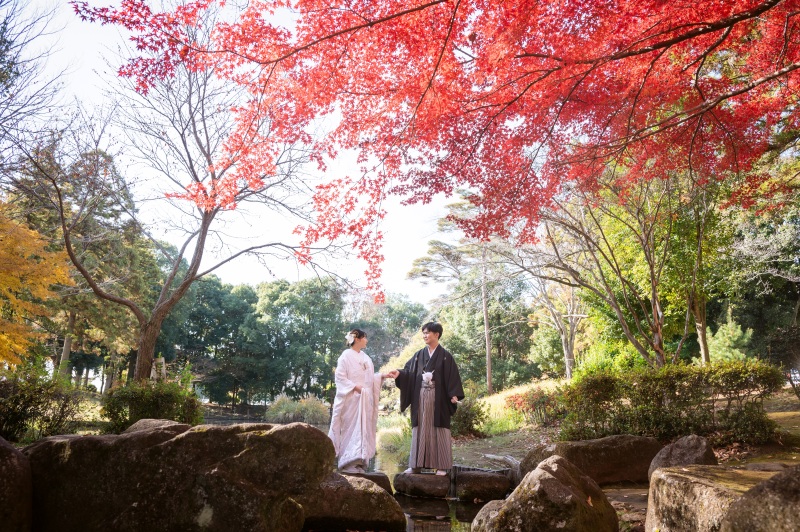 *12月:和装ロケ&洋装チャペル2着プラン*美しい紅葉でご家族様と♪