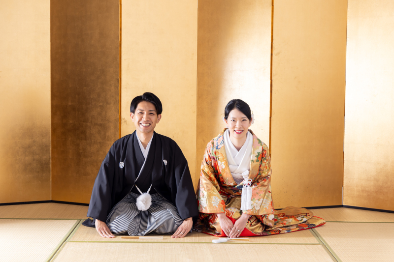 定番の金屏風前で