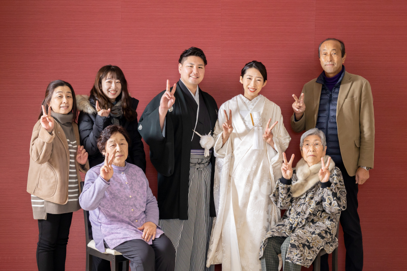 家族と一緒に笑顔でピース！！