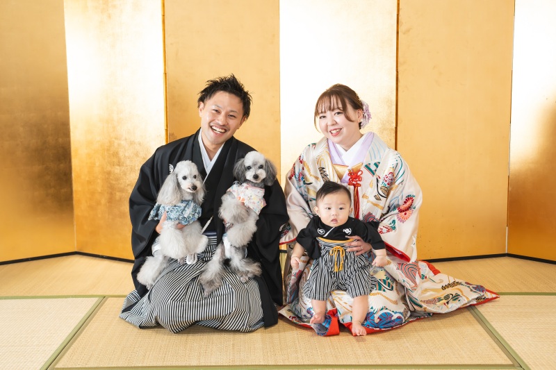 金屏風前で全員集合!!