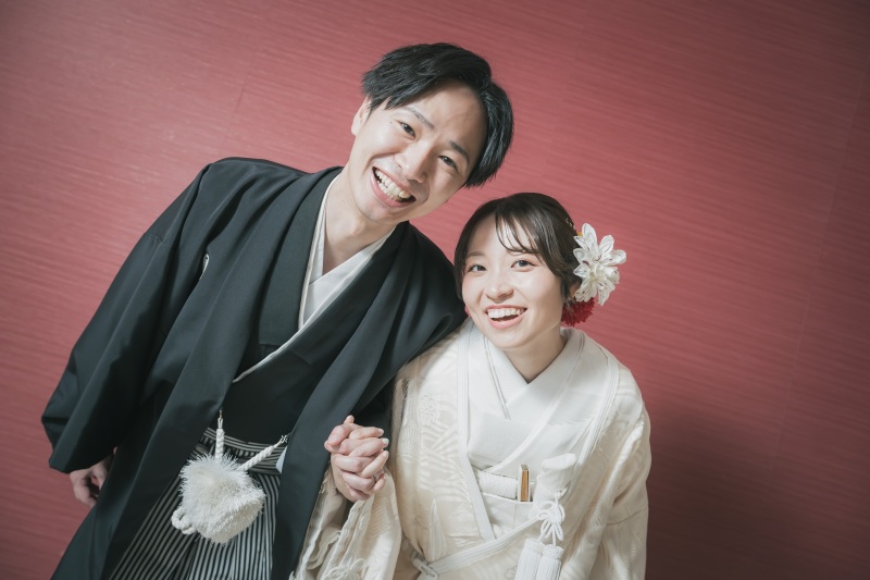 お次は赤いシンプル目の背景で...