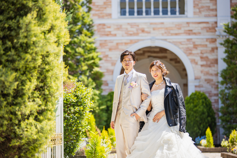 結婚式場内のプライベートガーデンでも撮影が楽しめる