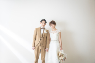 ウェディングドレス×カラータキシード＊洋装スタジオフォト＊