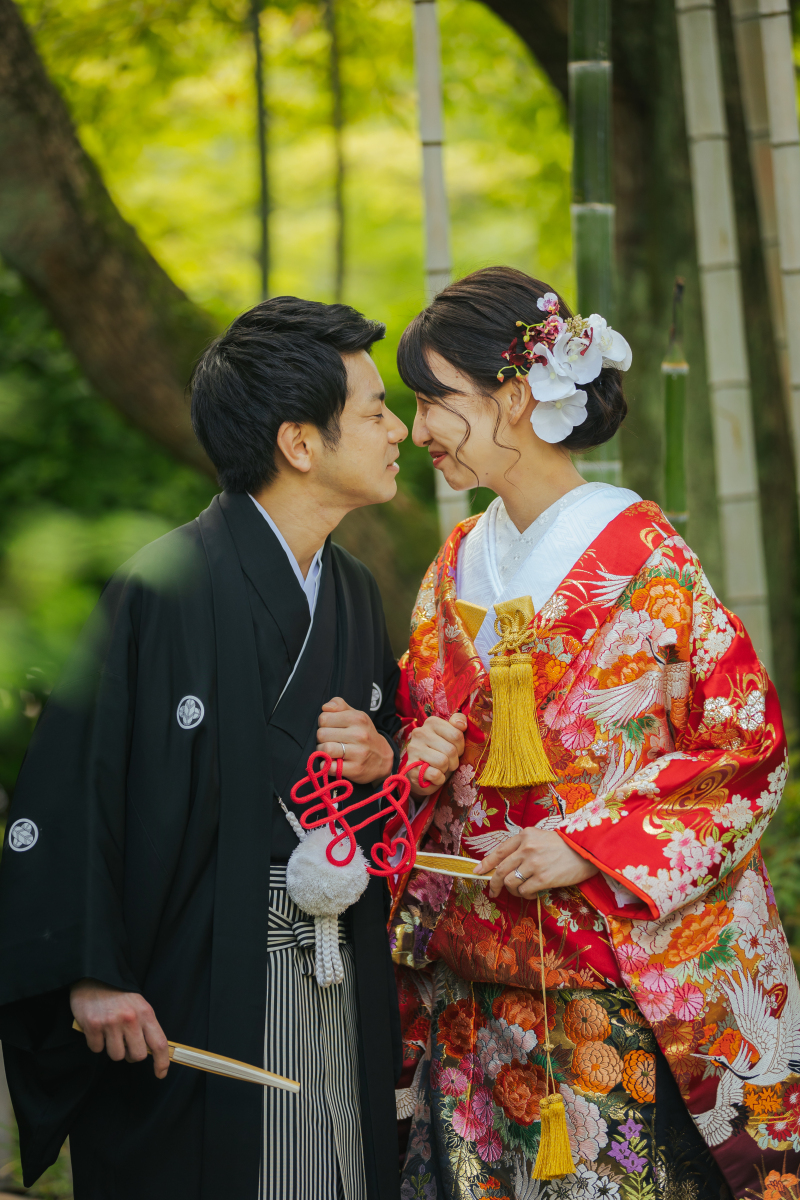 竹林でのキスショット♡