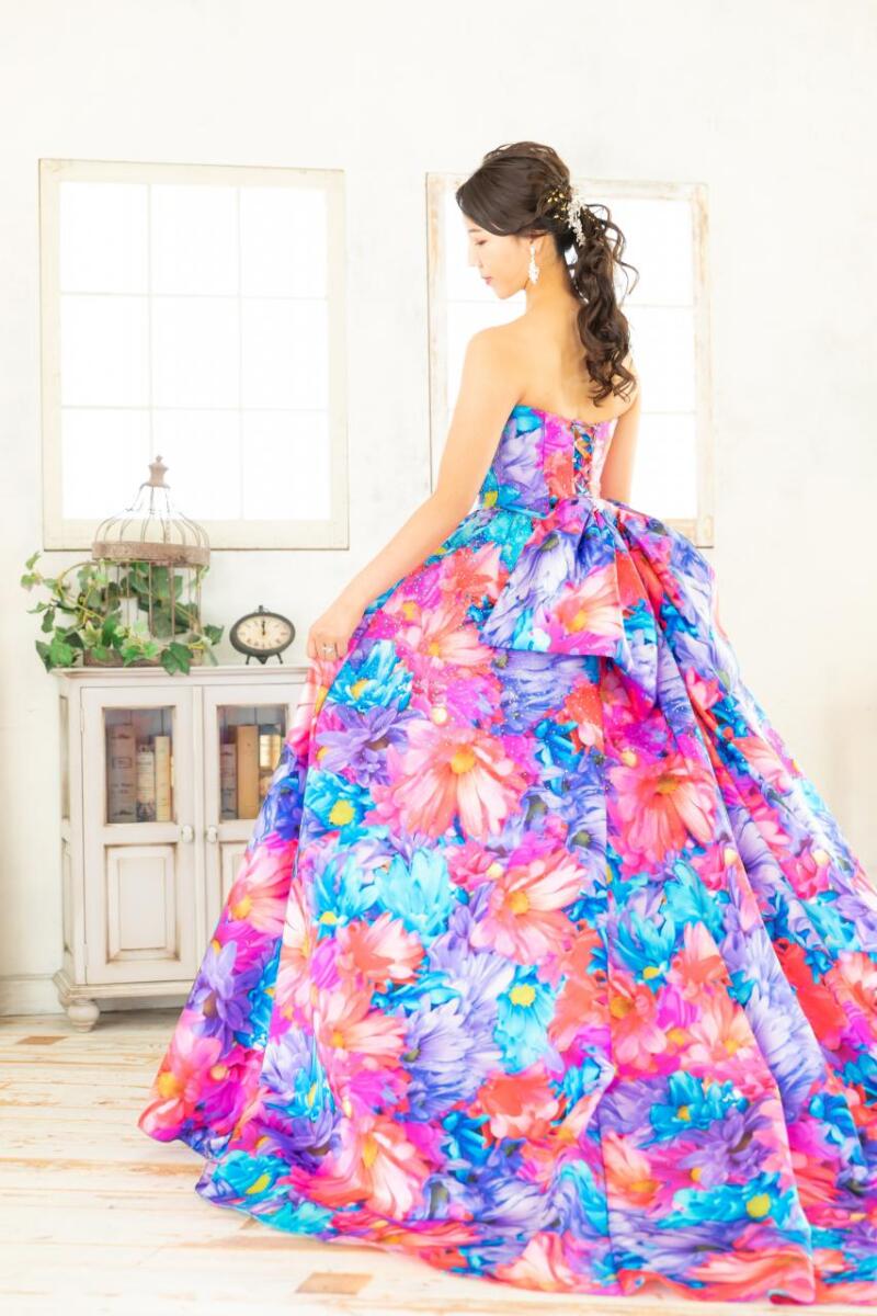 蜷川実花コラボドレス スタジオ 代官山周辺ロケーションフォト 撮影日 21年5月1日 スタジオ 代官山周辺ロケーション Little Martha 代官山 東京都でフォトウェディング探すならphotorait