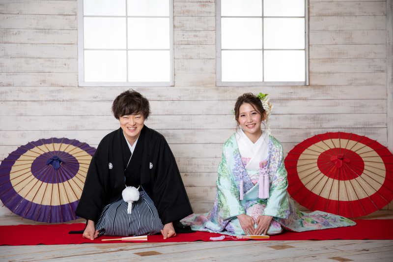 定番の赤毛氈を敷いたお座りショットも＊