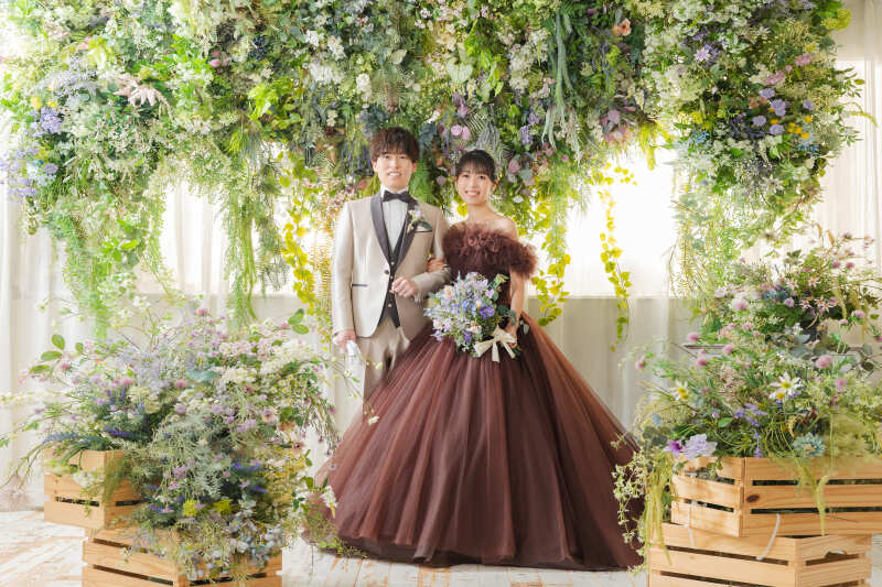 ラストはブラウンのカラードレスで!