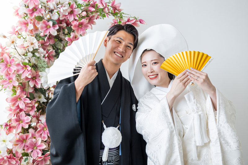 お二人で扇子を使用して