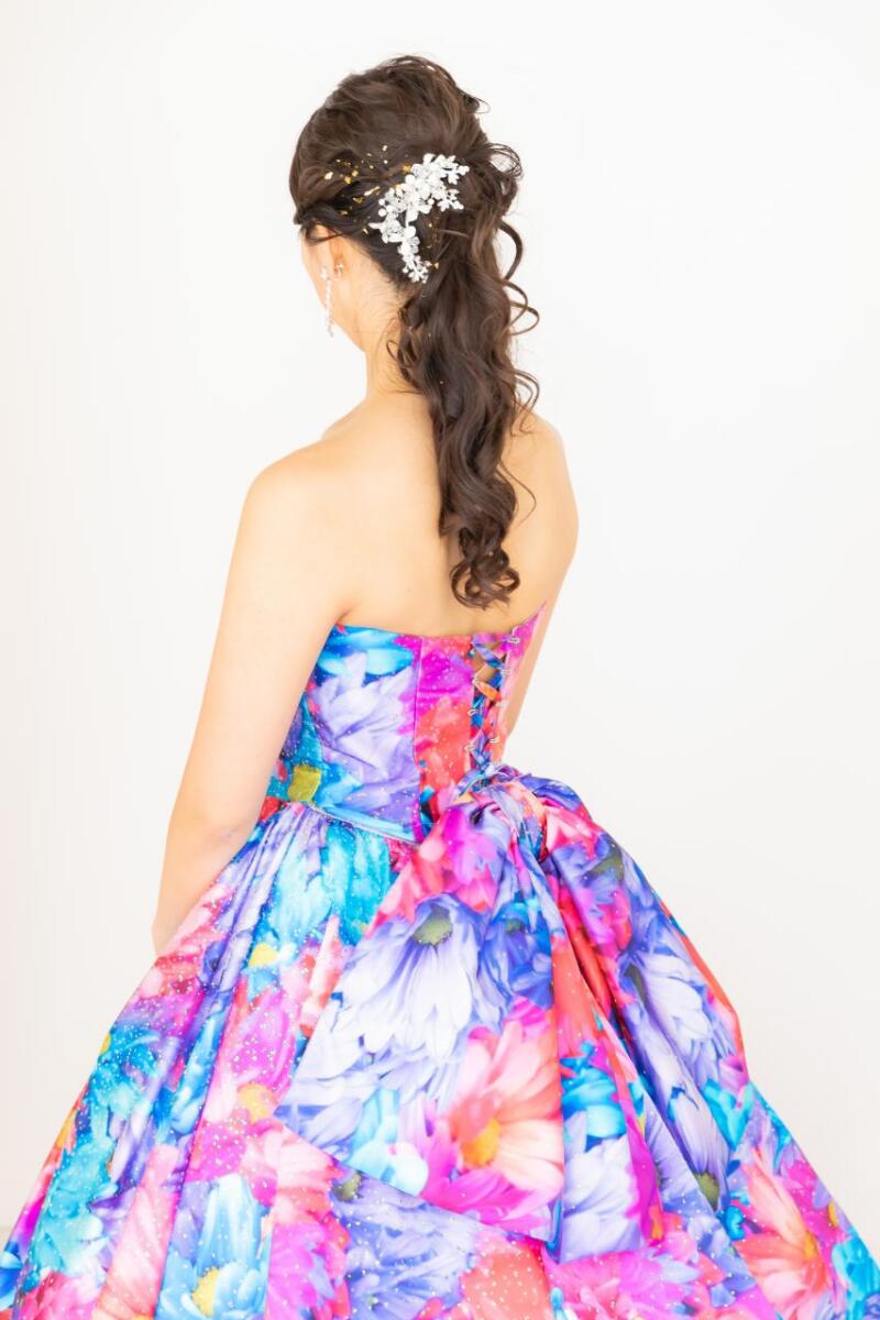 蜷川実花コラボドレス スタジオ 代官山周辺ロケーションフォト 撮影日 21年5月1日 スタジオ 代官山周辺ロケーション Little Martha 代官山 東京都でフォトウェディング探すならphotorait