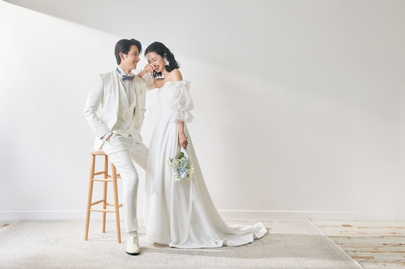 ＼Photorait限定プラン／【洋装】スタジオフォト （衣裳選び放題＆データ80カットお渡し）