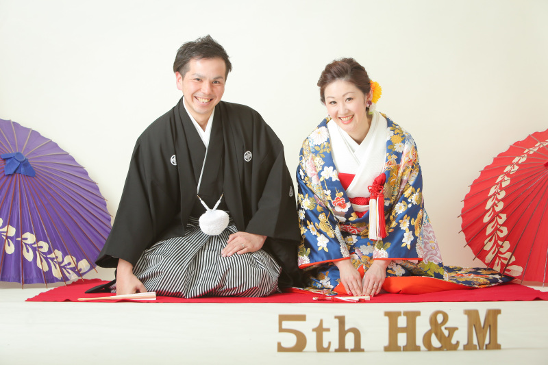 5周年とおふたりのイニシャルと！