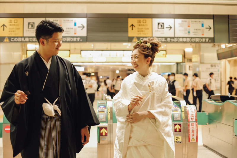 駅の改札での撮影