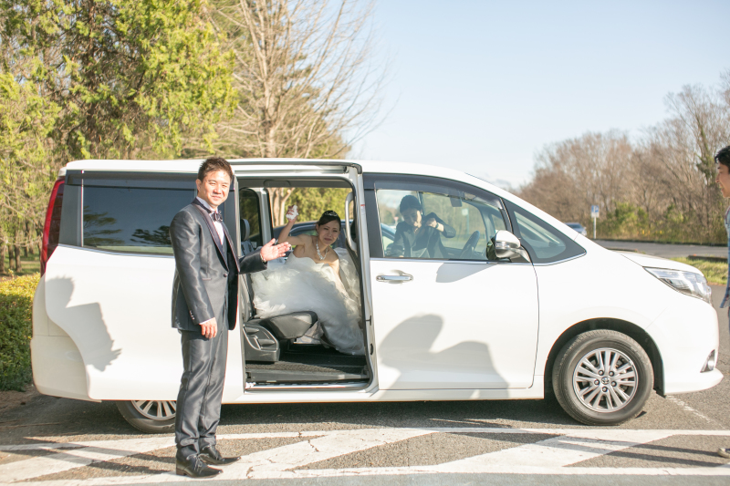 撮影後は車に乗ってお店へ帰ります