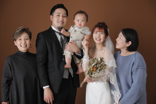 ご家族様とも一緒に撮影できるスタジオ撮影