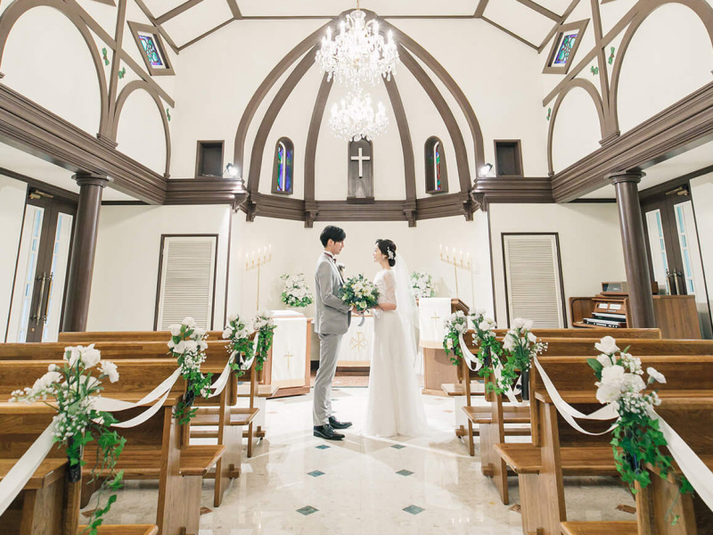 【軽井沢フォトウェディング】チャペルフォト(全データ込み)|神秘的な森の中にあるチャペルで、まるで結婚式のような撮影
