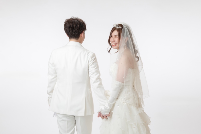 スタジオ洋装1点と家族写真のセットプラン 【六切り写真2枚+スナップデータ】