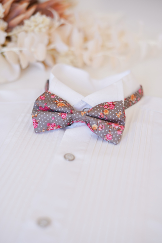 蝶ネクタイ＊グレーフラワー