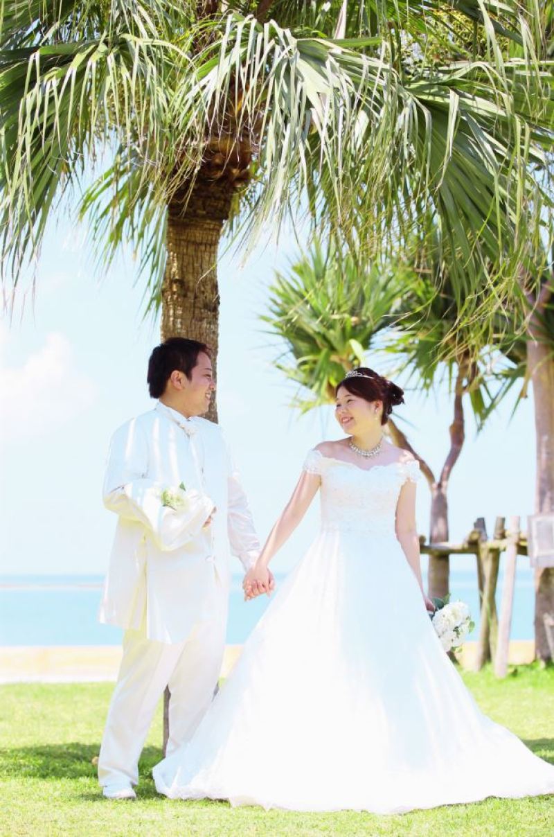 ビーチをバックに